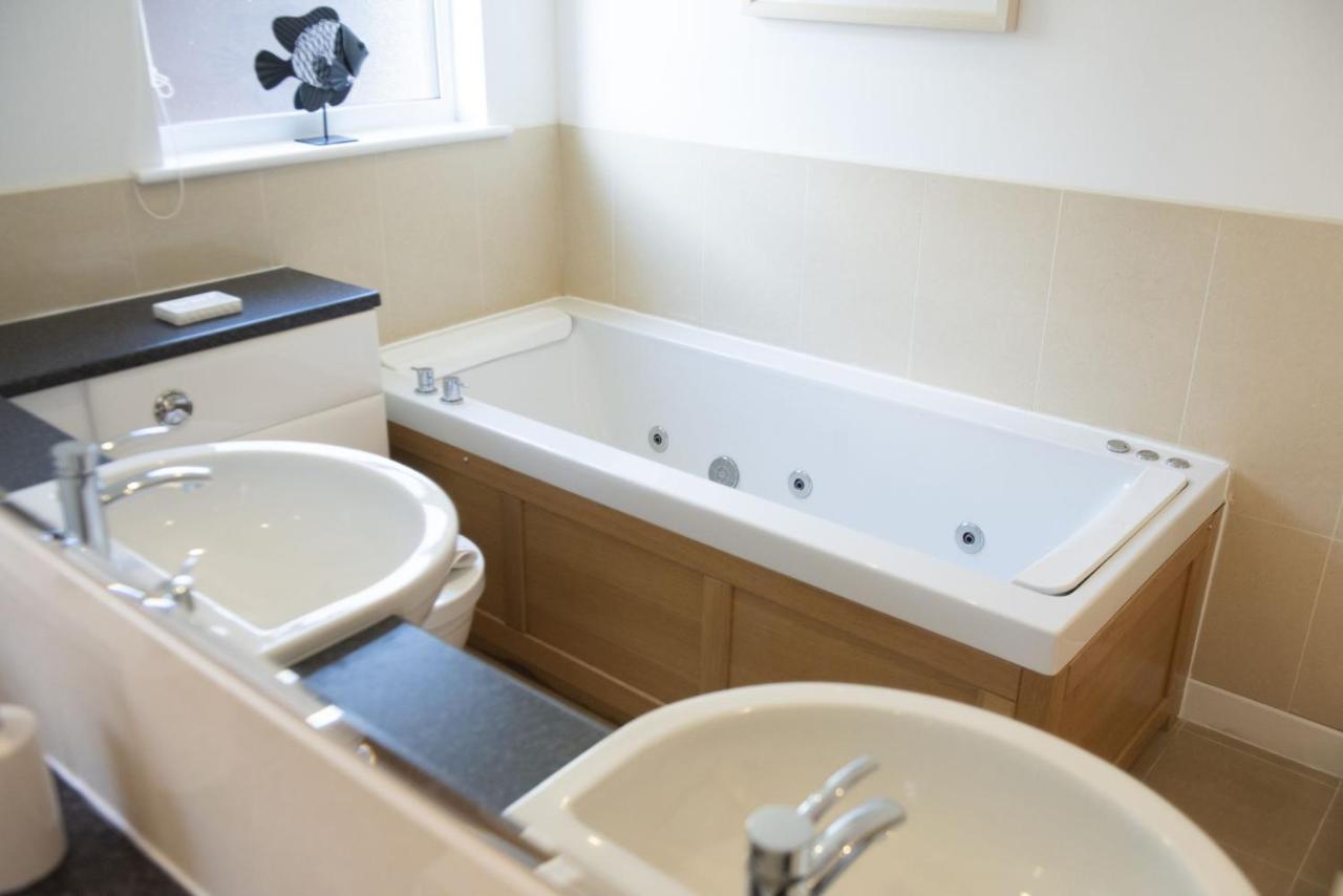 Lodge 40, Retallack Resort & Spa St Columb Major Ngoại thất bức ảnh
